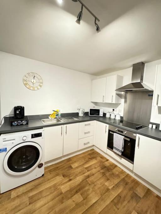 Luxury Cozy 3 Bed Apartment 5Mins From City - Free Parking! 诺丁汉 外观 照片